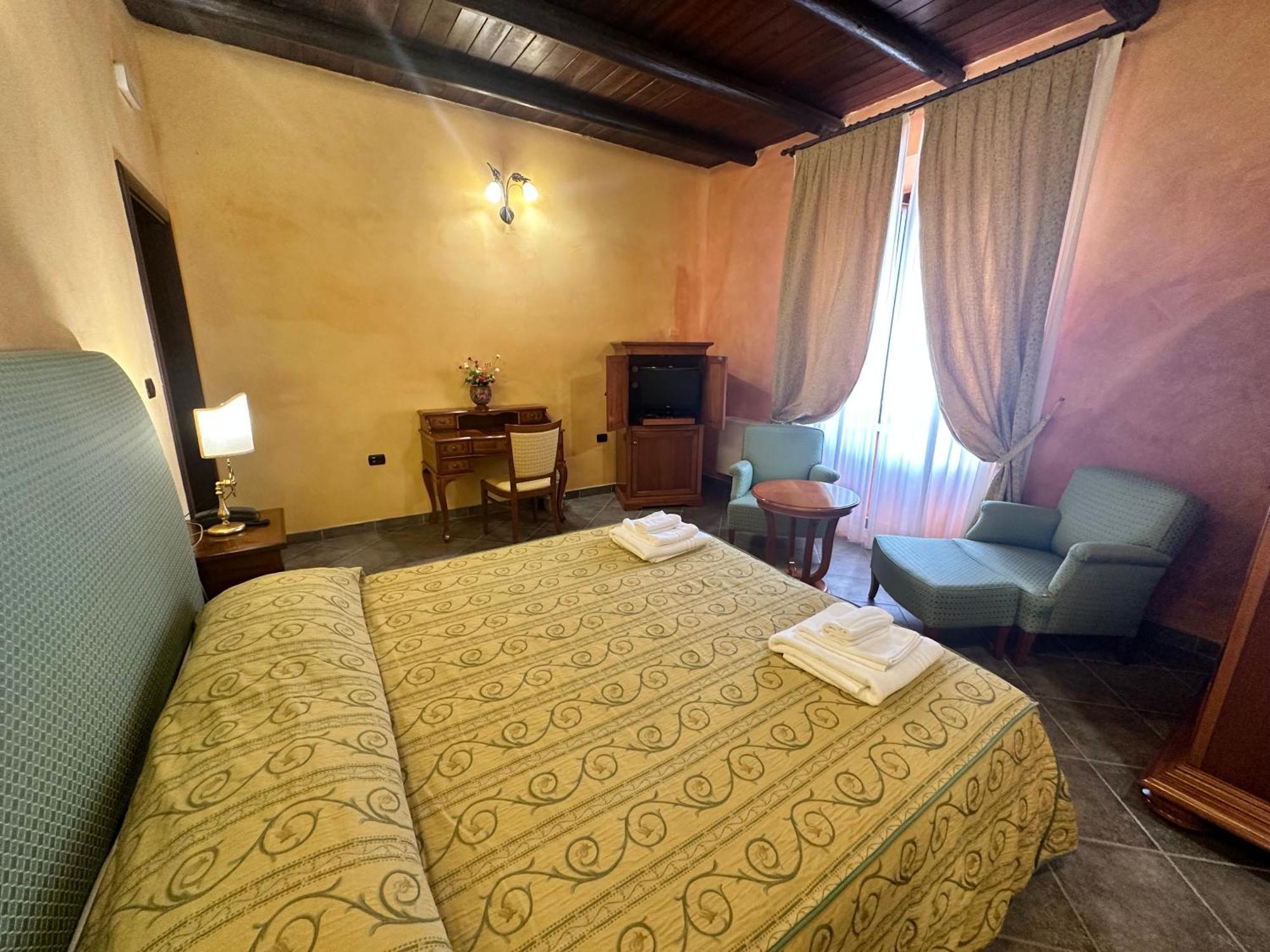 Palazzo Marzano Briatico Exterior foto
