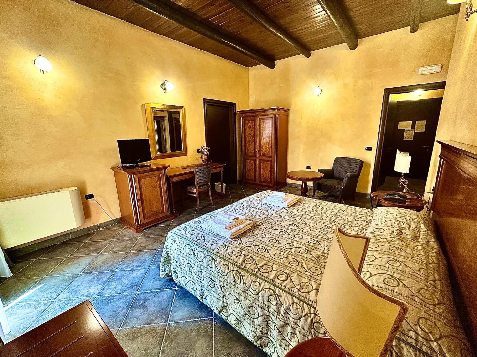 Palazzo Marzano Briatico Exterior foto