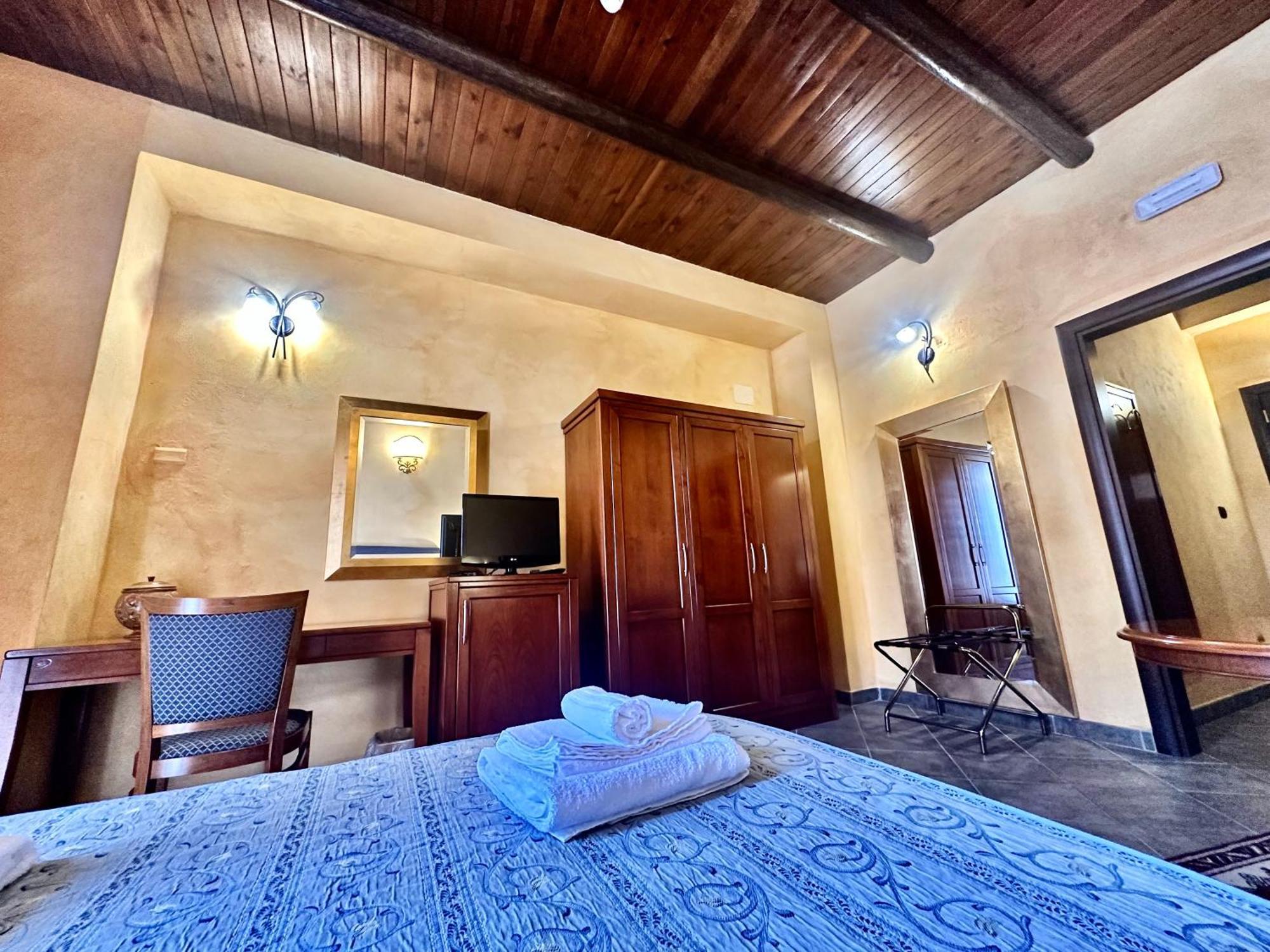Palazzo Marzano Briatico Exterior foto
